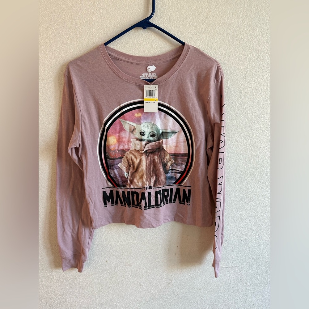 Long sleeve pink mandalorian tee shirt size M